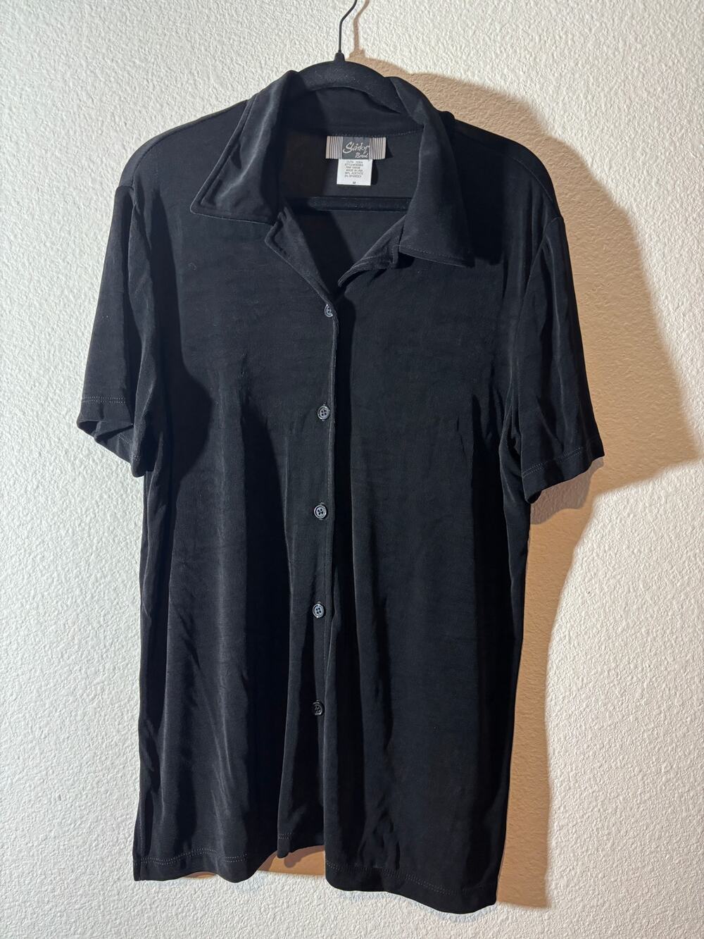 Slinky Brand Size M Black Button-Up Acetate Stretchy Travel-Ready Packable Shirt